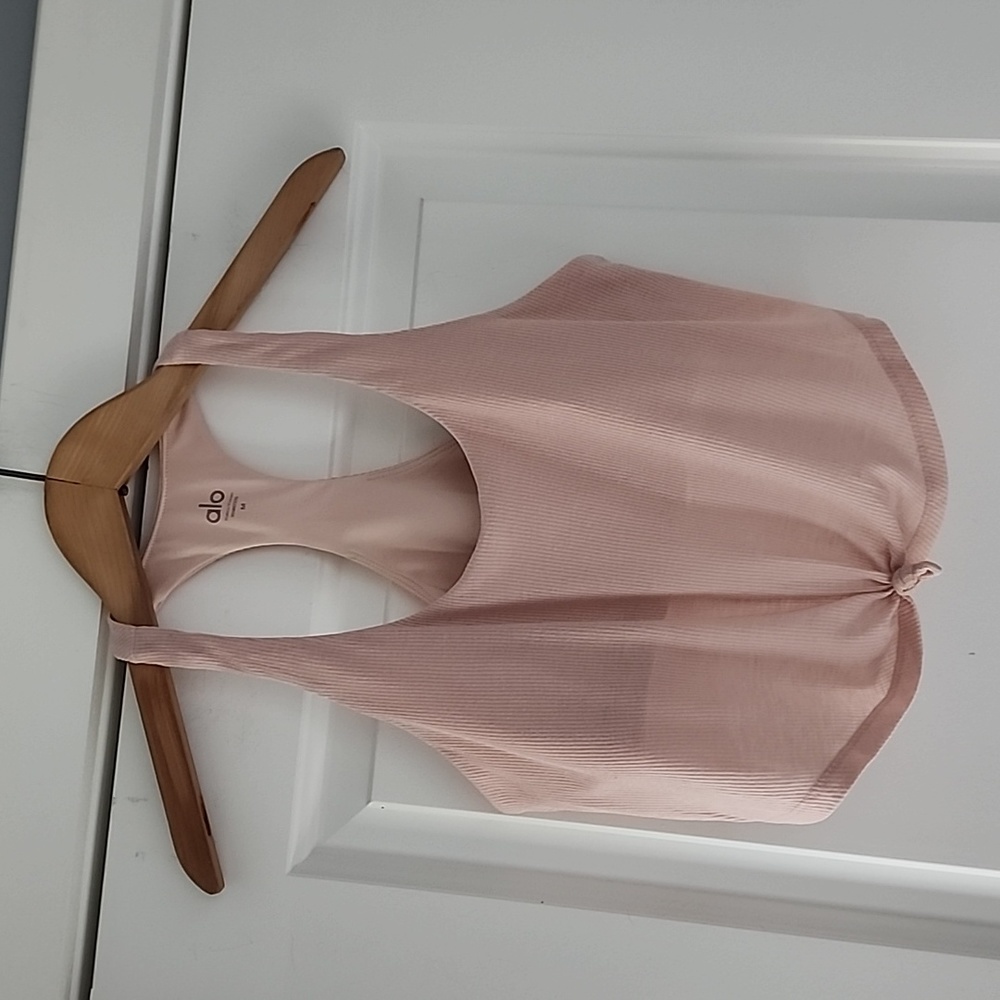 Alo Yoga peach orange racerback tie front crop top with built-in bra!